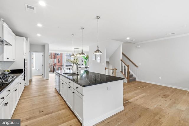 43182 MONGOLD SQ, Ashburn, VA 20148