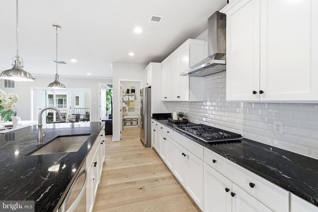 43182 MONGOLD SQ, Ashburn, VA 20148