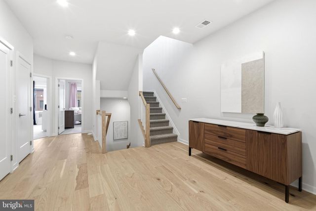 43182 MONGOLD SQ, Ashburn, VA 20148