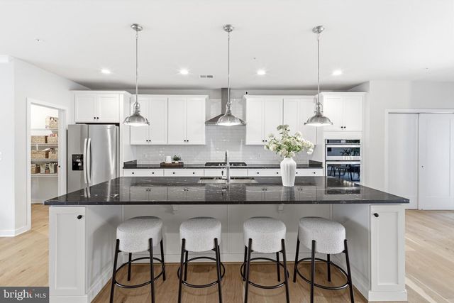 43182 MONGOLD SQ, Ashburn, VA 20148