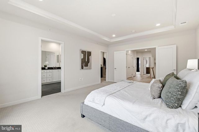 43182 MONGOLD SQ, Ashburn, VA 20148