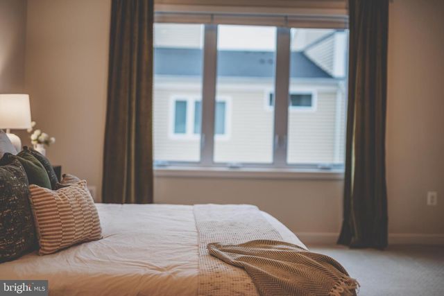 43182 MONGOLD SQ, Ashburn, VA 20148