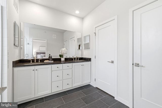 43182 MONGOLD SQ, Ashburn, VA 20148