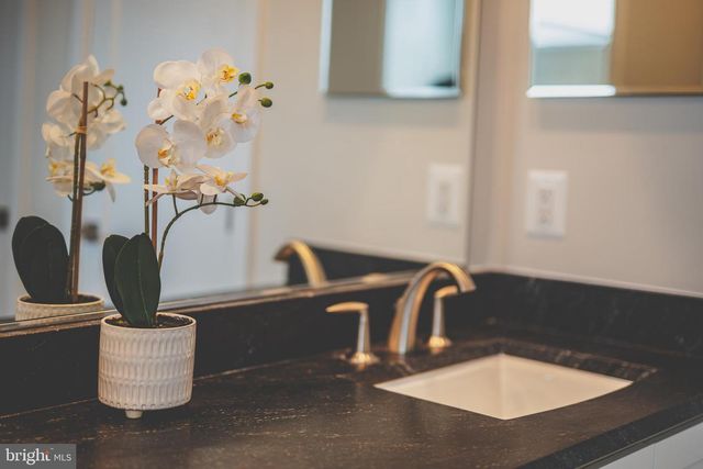 43182 MONGOLD SQ, Ashburn, VA 20148