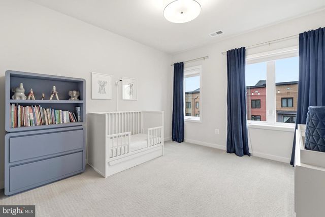 43182 MONGOLD SQ, Ashburn, VA 20148