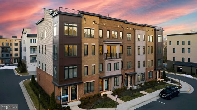 43182 MONGOLD SQ, Ashburn, VA 20148