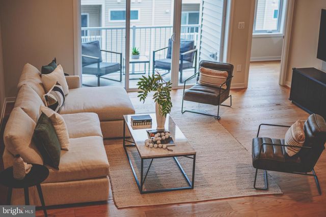 43182 MONGOLD SQ, Ashburn, VA 20148