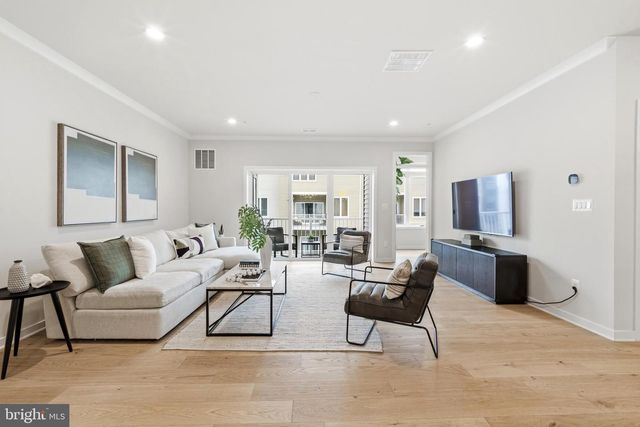 43182 MONGOLD SQ, Ashburn, VA 20148