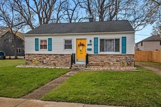 809 Kalamazoo Street, South Haven, MI 49090