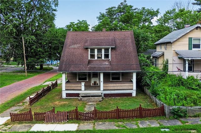 583 Hillsdale Drive NW, Warren, OH 44485