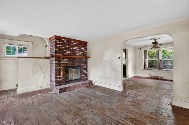 583 Hillsdale Drive NW, Warren, OH 44485