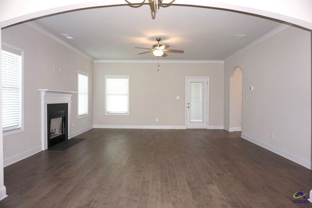 124 Bluecoat Trail, Byron, GA 31008