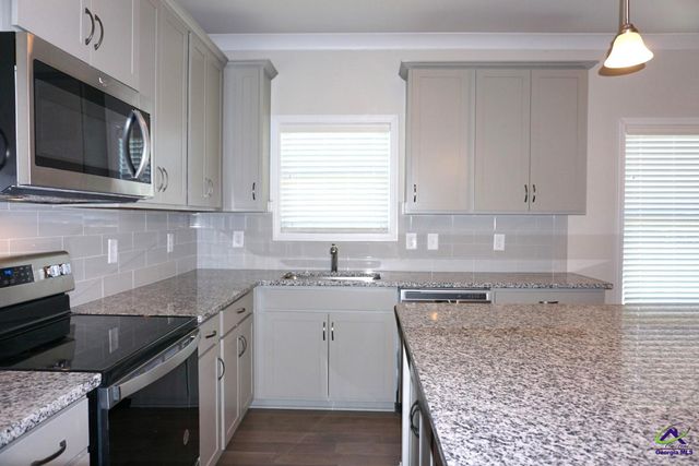 124 Bluecoat Trail, Byron, GA 31008