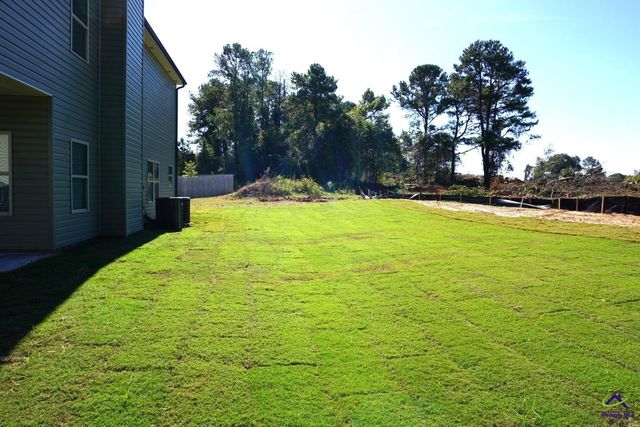 124 Bluecoat Trail, Byron, GA 31008