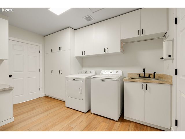 5601 S ANDERSON Rd, Aurora, OR 97002