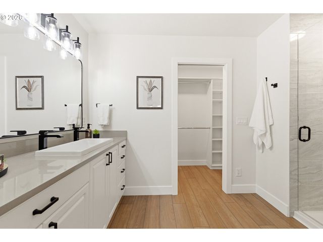 5601 S ANDERSON Rd, Aurora, OR 97002