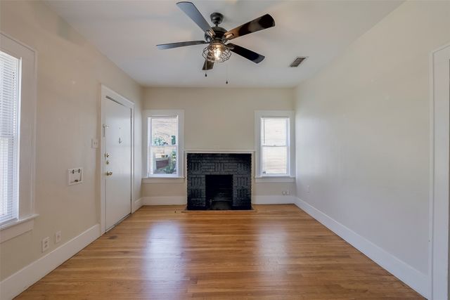 1906 Clover Lane, Fort Worth, TX 76107