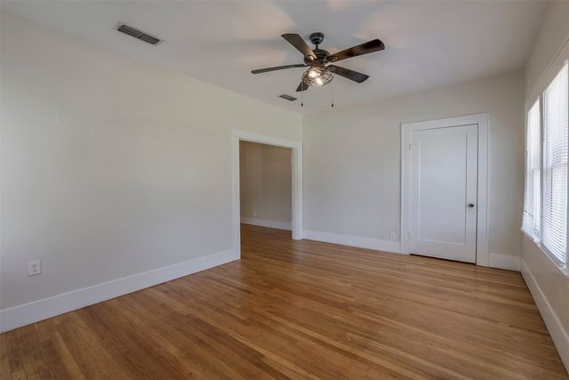 1906 Clover Lane, Fort Worth, TX 76107