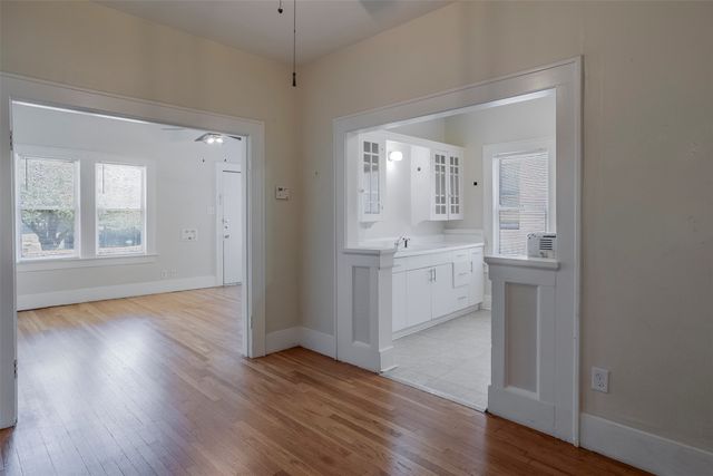 1906 Clover Lane, Fort Worth, TX 76107