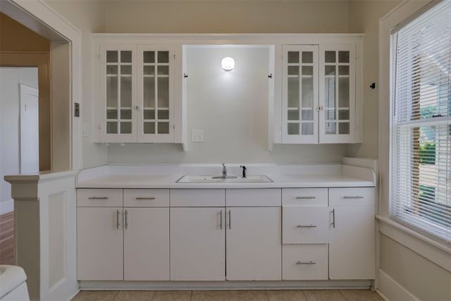 1906 Clover Lane, Fort Worth, TX 76107