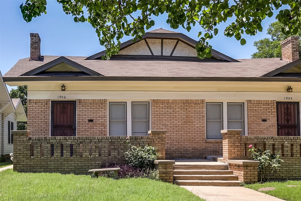 1906 Clover Lane, Fort Worth, TX 76107