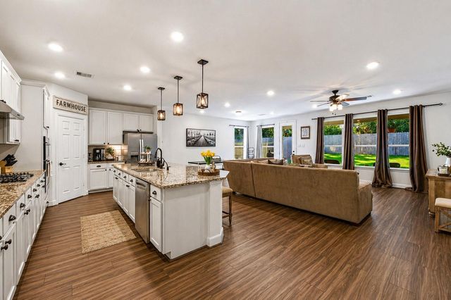 3965 Eagle Nest Lake Lane, Magnolia, TX 77354
