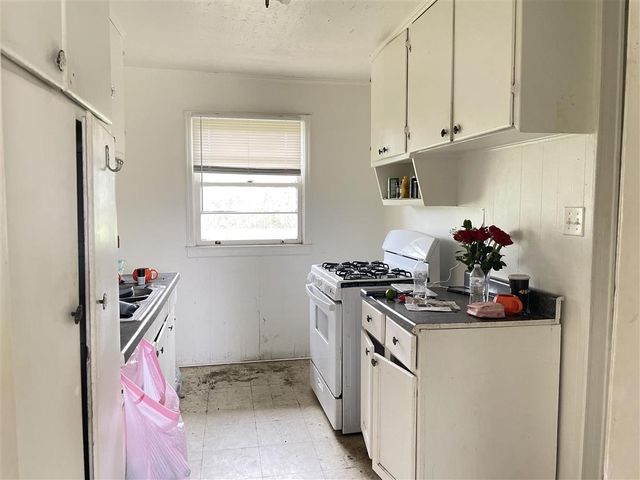 2236 E Prien Lake Road, Lake Charles, LA 70601