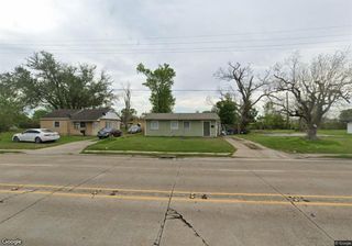 2236 E Prien Lake Road, Lake Charles, LA 70601