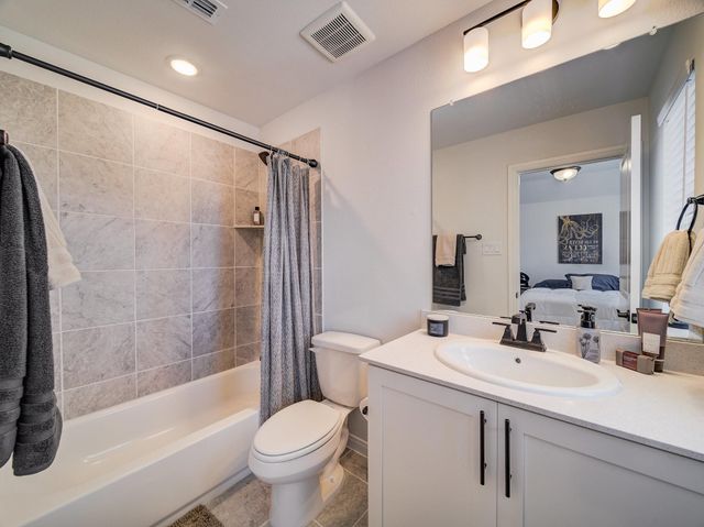 1820 Temple Hills, Van Alstyne, TX 75495