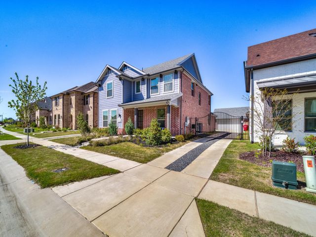 1820 Temple Hills, Van Alstyne, TX 75495