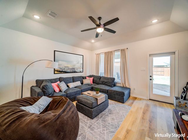 1820 Temple Hills, Van Alstyne, TX 75495