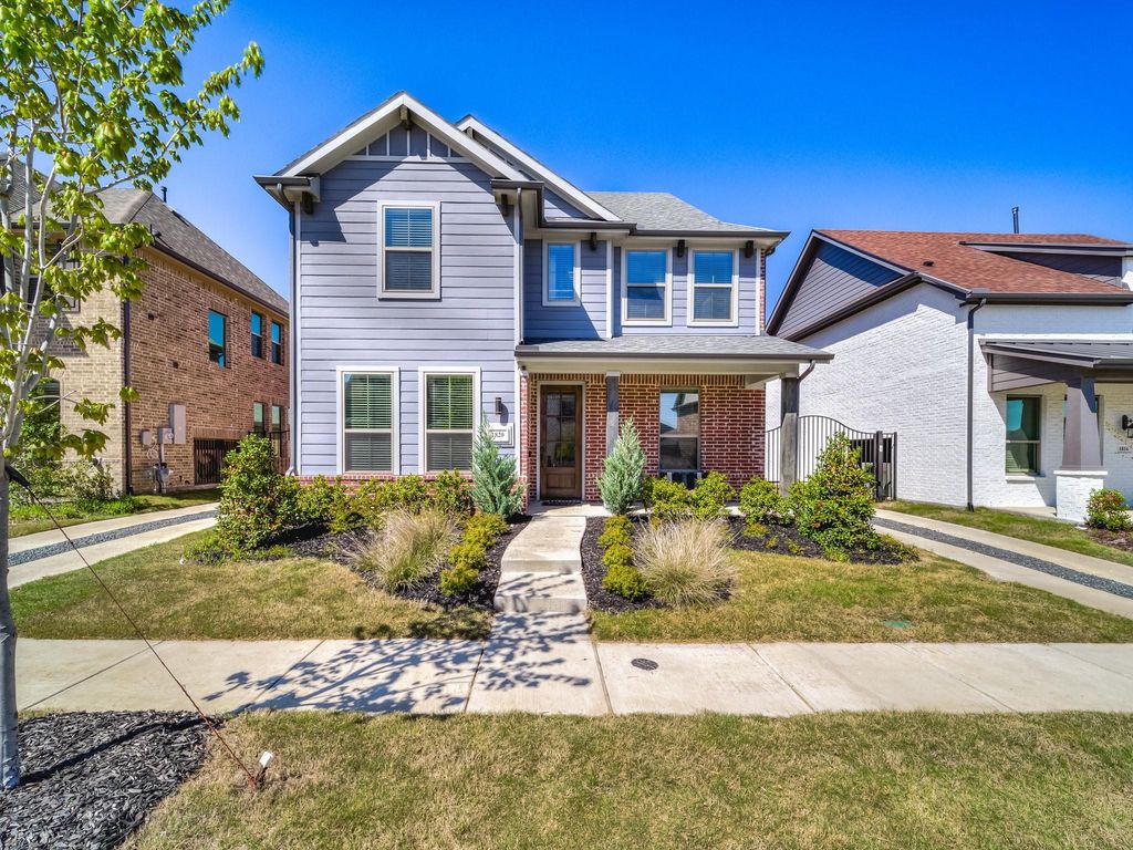 1820 Temple Hills, Van Alstyne, TX 75495