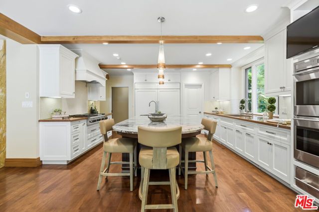 15946 Woodvale Road, Los Angeles, CA 91436