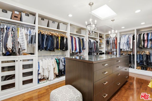 15946 Woodvale Road, Los Angeles, CA 91436