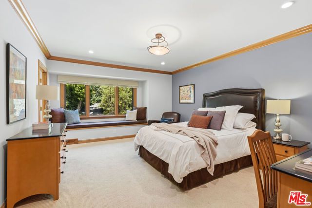 15946 Woodvale Road, Los Angeles, CA 91436