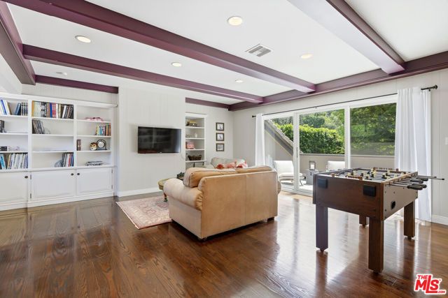 15946 Woodvale Road, Los Angeles, CA 91436