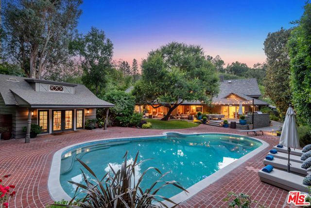 15946 Woodvale Road, Los Angeles, CA 91436