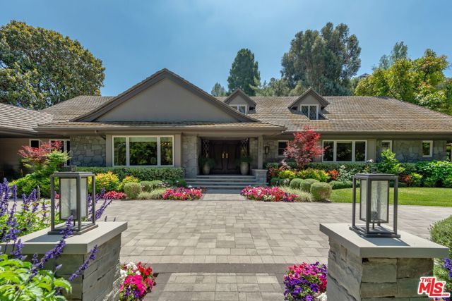 15946 Woodvale Road, Los Angeles, CA 91436