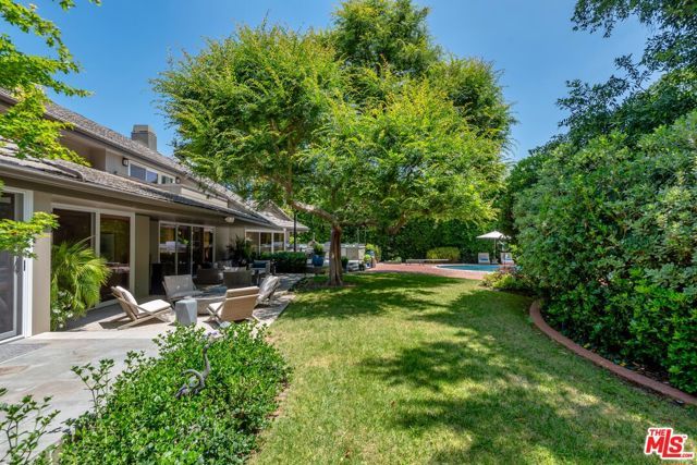 15946 Woodvale Road, Los Angeles, CA 91436