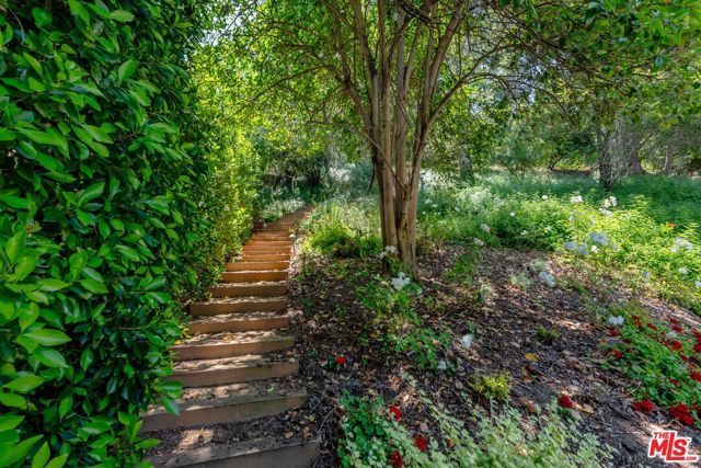 15946 Woodvale Road, Los Angeles, CA 91436
