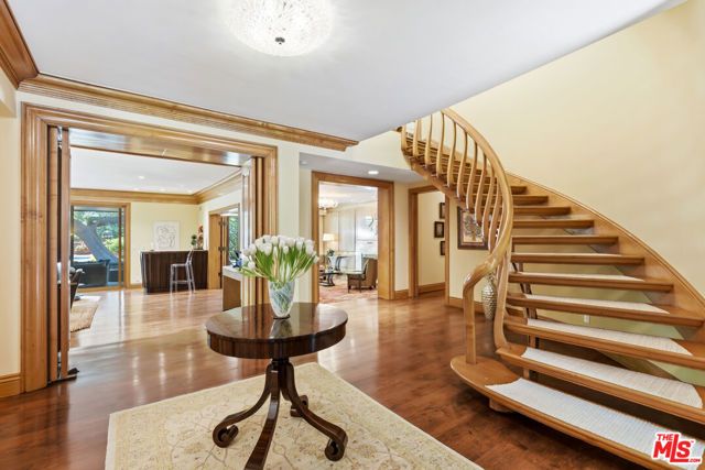 15946 Woodvale Road, Los Angeles, CA 91436