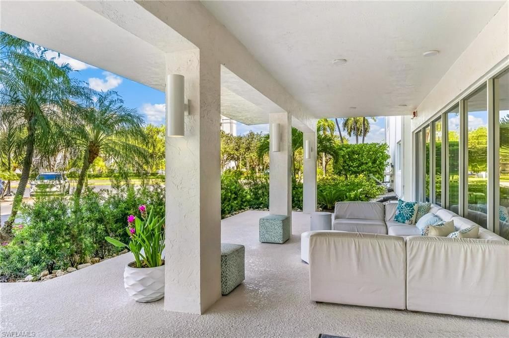 1 Bluebill AVE 108, NAPLES, FL 34108 — exterior