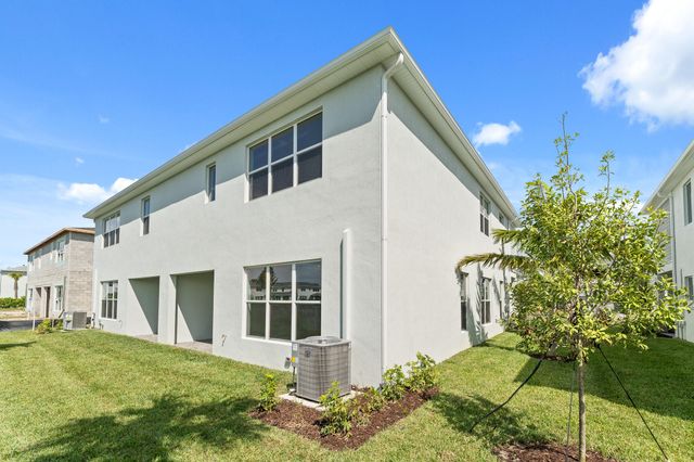 1439 NW Corteal Way, Jensen Beach, FL 34957