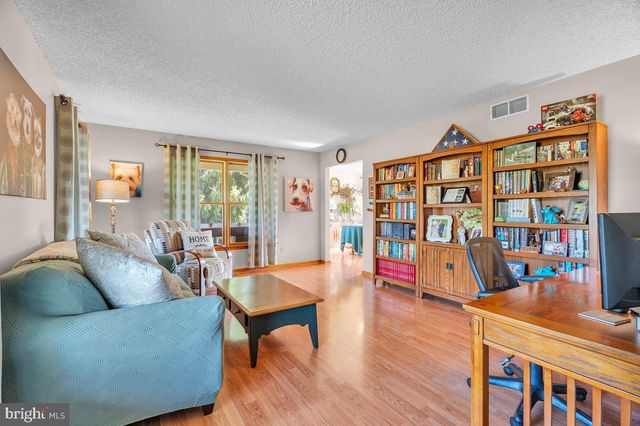 420 WOODSTOWN RD, Woolwich Twp, NJ 08085