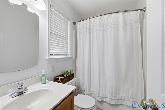 10169 Grand Oaks Dr, Richmond, VA 23233