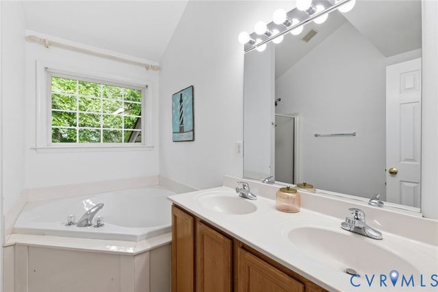 10169 Grand Oaks Dr, Richmond, VA 23233