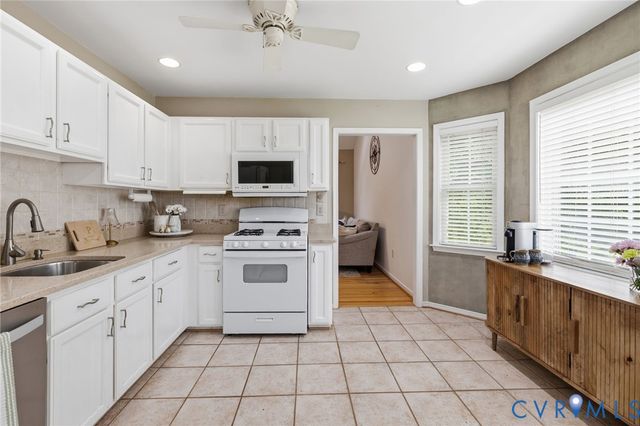 10169 Grand Oaks Dr, Richmond, VA 23233