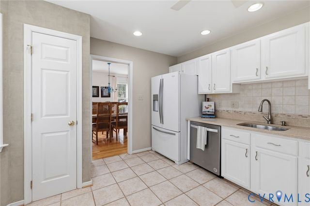 10169 Grand Oaks Dr, Richmond, VA 23233