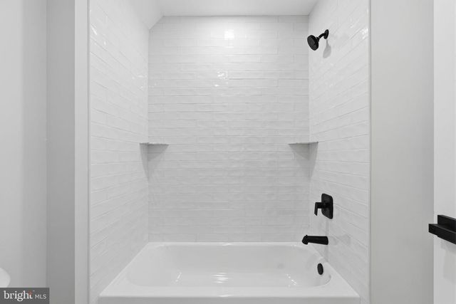 171 E HIGHLAND, Langhorne, PA 19047
