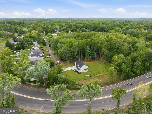 171 E HIGHLAND, Langhorne, PA 19047